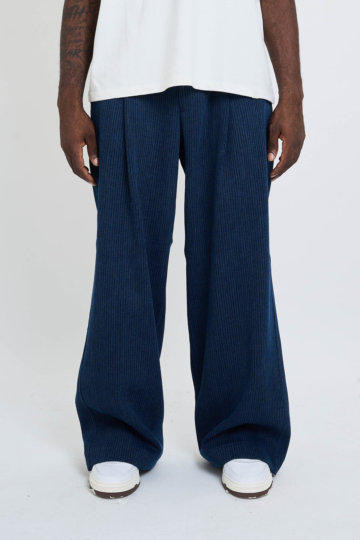 SUPER LOOSE FIT DENIM