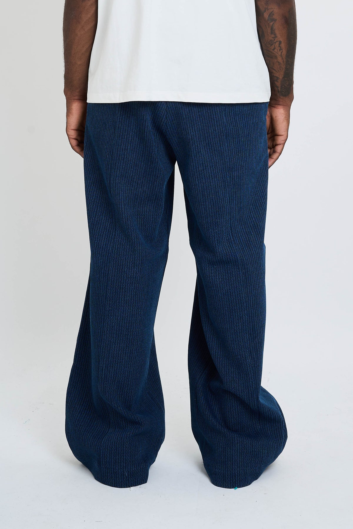 SUPER LOOSE FIT DENIM