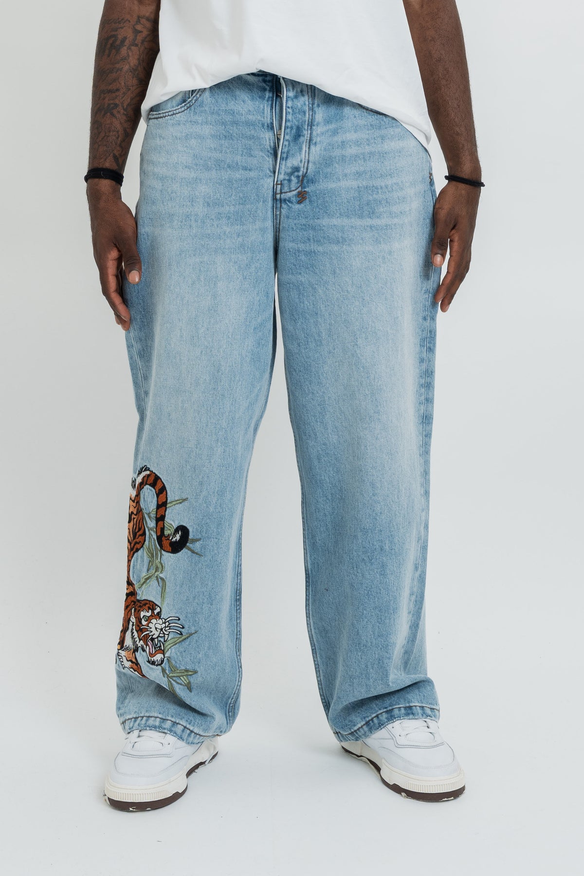 WOVEN MAXX
