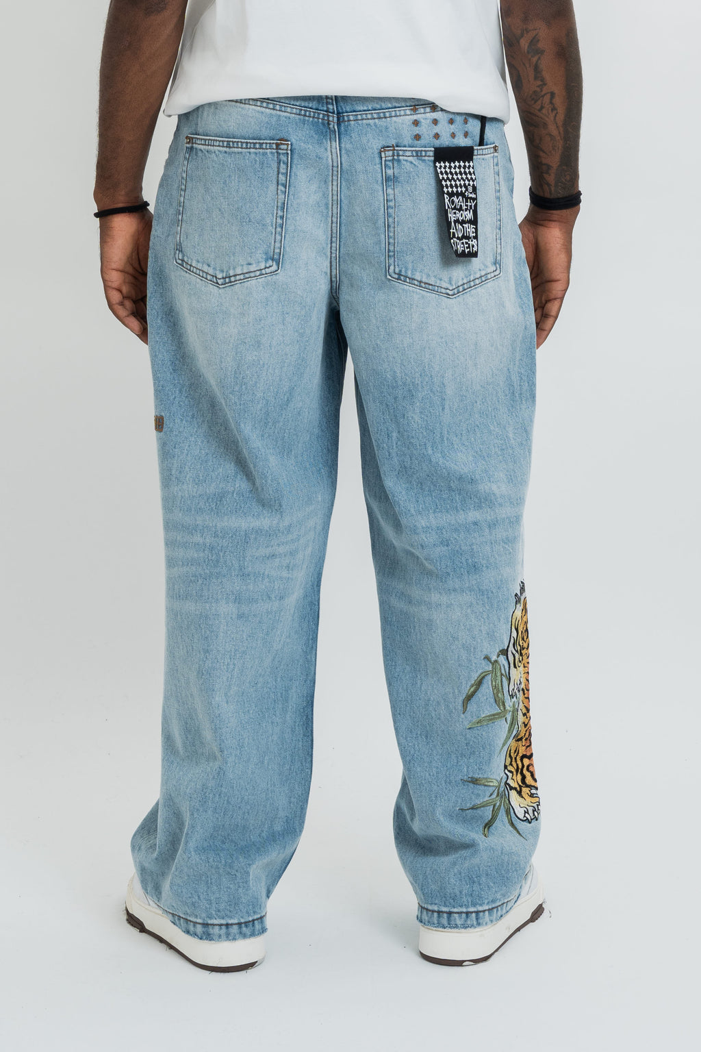 WOVEN MAXX