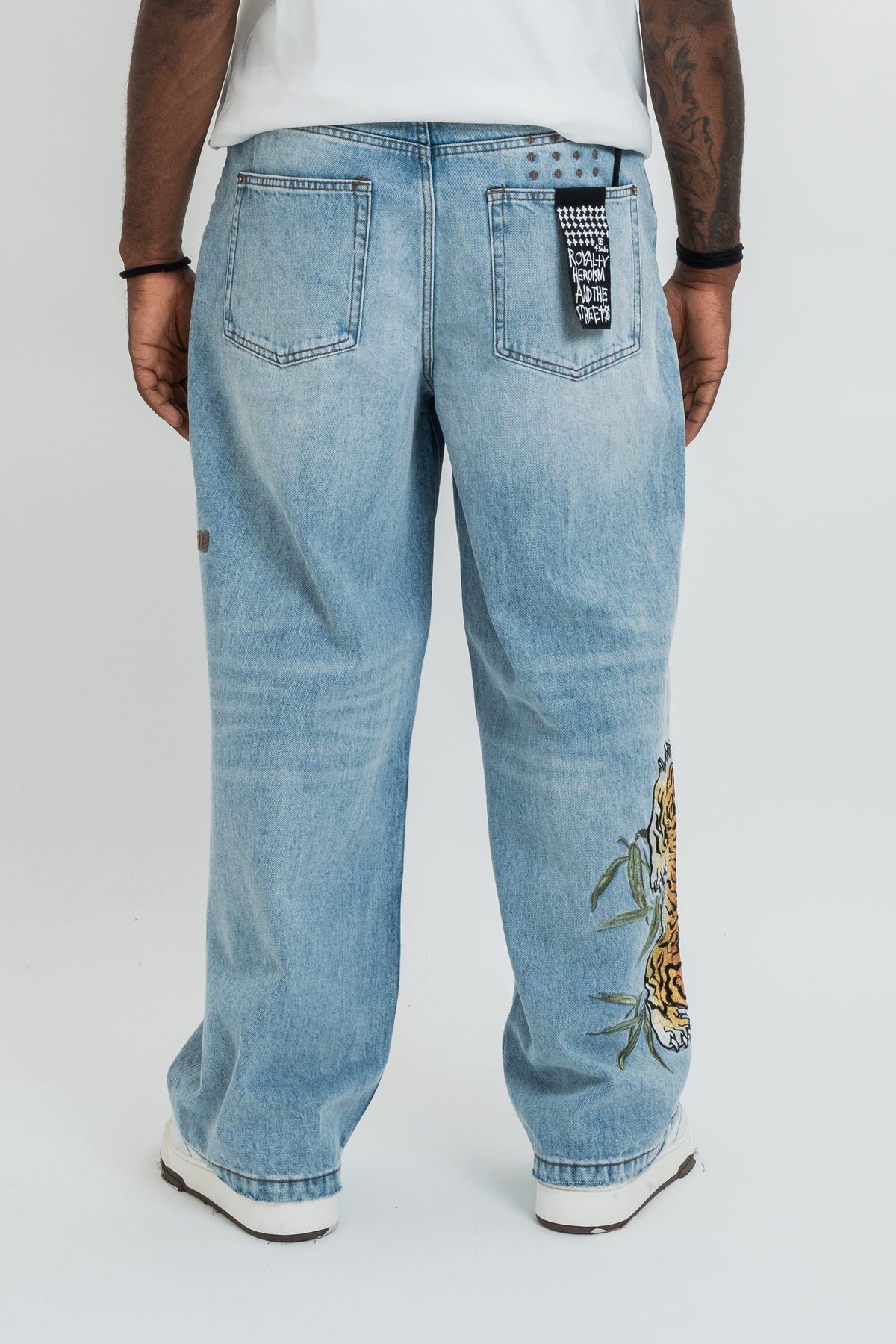 WOVEN MAXX